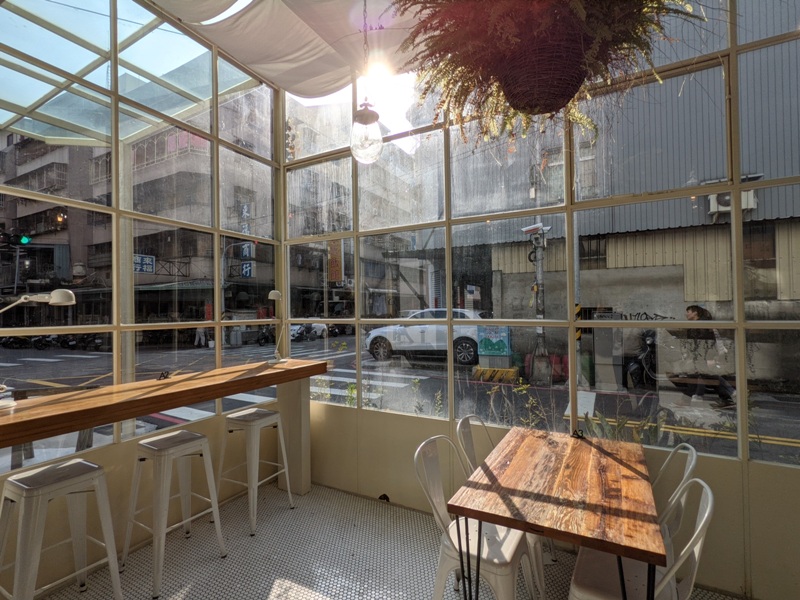 zebraapartment10 台中西區-斑馬公寓咖啡 木頭植栽玻璃屋