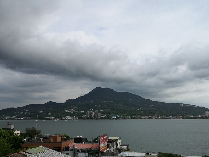 guanyin01 八里-觀音山 硬漢嶺 景色開闊享受臺北盆地大屯山與台灣海峽