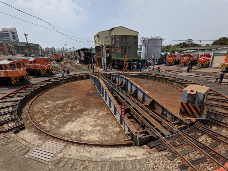 trainhouse06 彰化-扇形車庫 與火車頭的近距離接觸