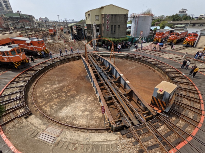 trainhouse07 彰化-扇形車庫 與火車頭的近距離接觸