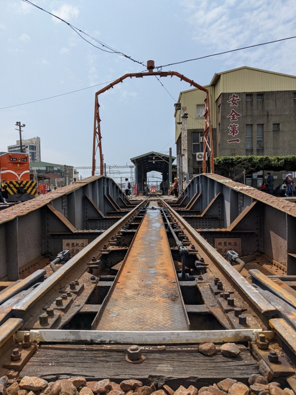 trainhouse09 彰化-扇形車庫 與火車頭的近距離接觸