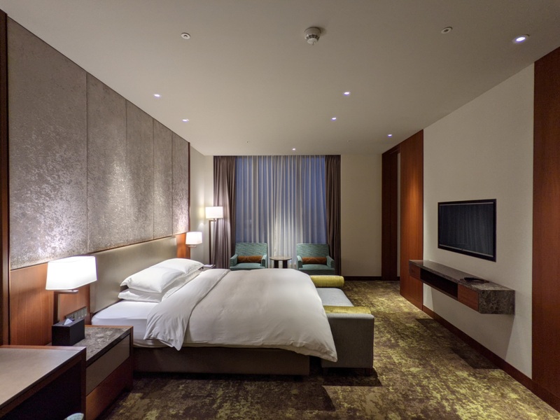 courtyardtaipeisuite12 南港-高鐵直結六福萬怡 換個套房住住看