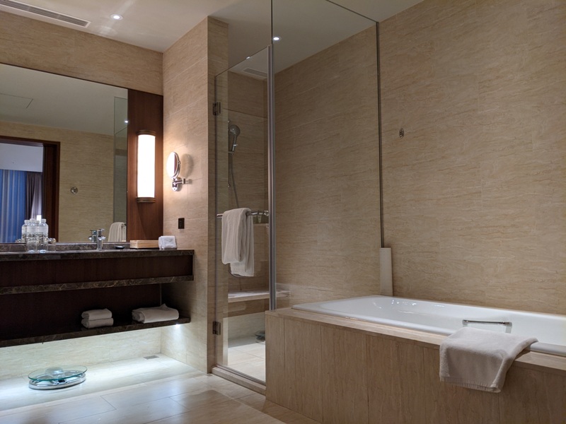 courtyardtaipeisuite17 南港-高鐵直結六福萬怡 換個套房住住看