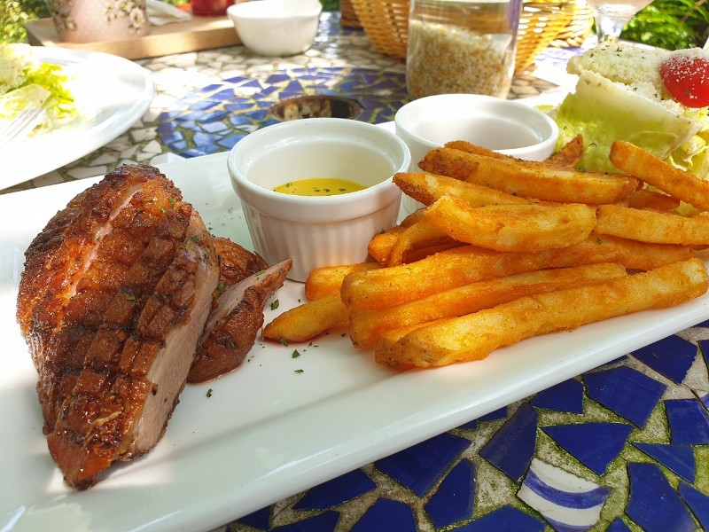 montmartre31 士林-蒙馬特 藍天綠樹流水聲 美不勝收超好拍