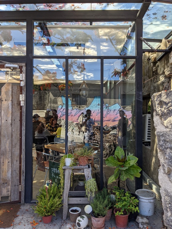 underthetreecafe411113316 恆春-樹夏飲事 廢墟玻璃屋 火紅鳳凰花 屋美咖啡讚