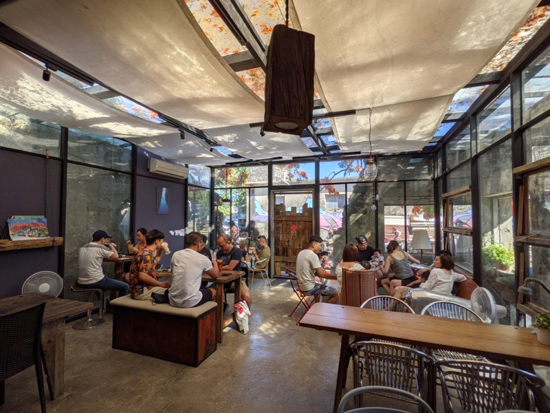 underthetreecafe411113321 恆春-樹夏飲事 廢墟玻璃屋 火紅鳳凰花 屋美咖啡讚