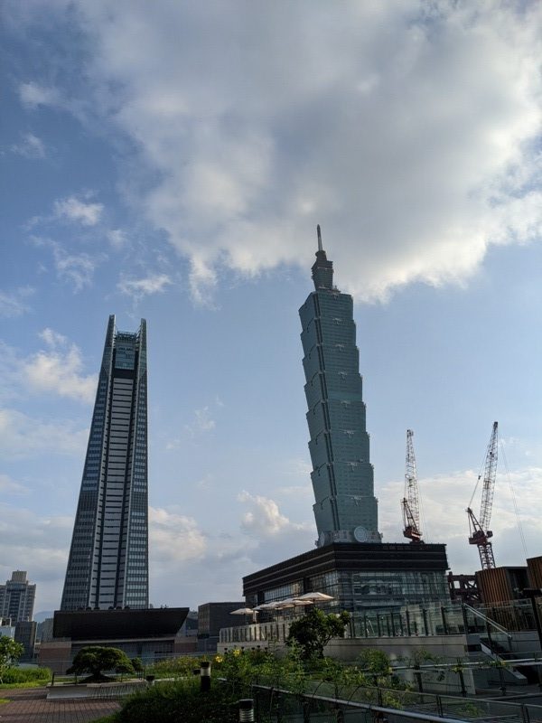 humblehouse0119-e1632662838292 信義-寒舍艾麗酒店 與101共游 信義區最美的高空泳池