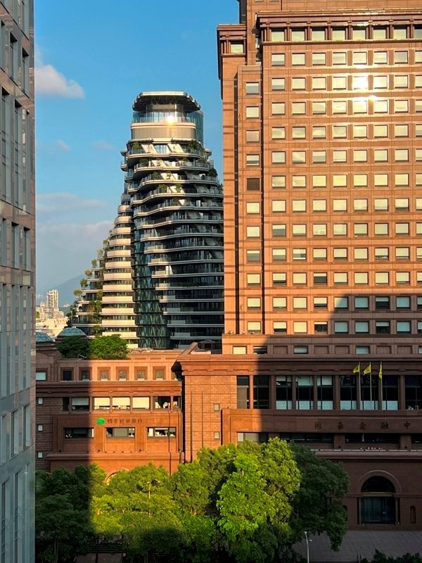 humblehouse0120-rotated 信義-寒舍艾麗酒店 與101共游 信義區最美的高空泳池