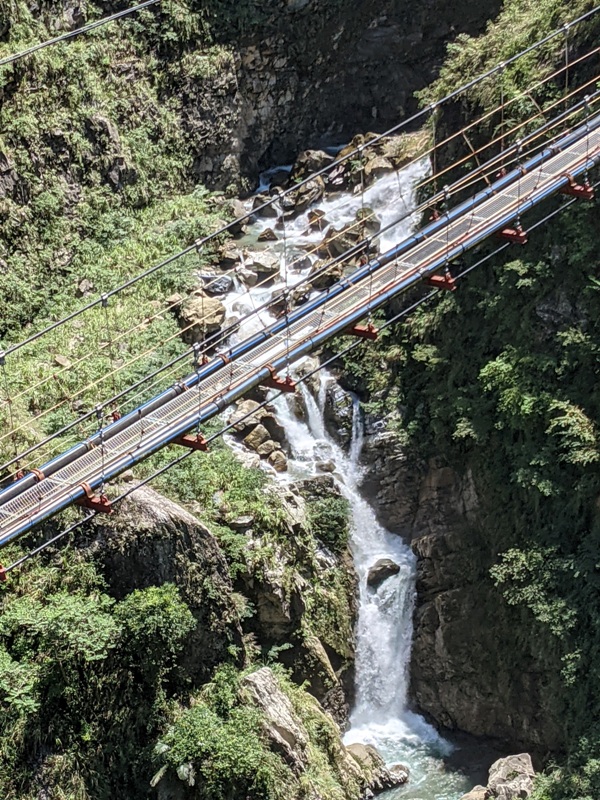 rainbowwaterfall12 信義-沉潛深山的彩色巨龍 雙龍瀑布/七彩吊橋