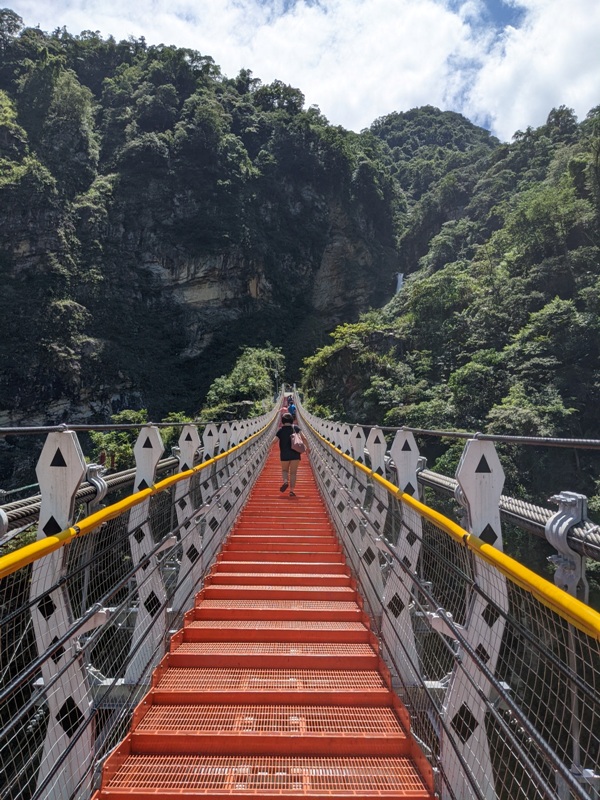 rainbowwaterfall13 信義-沉潛深山的彩色巨龍 雙龍瀑布/七彩吊橋