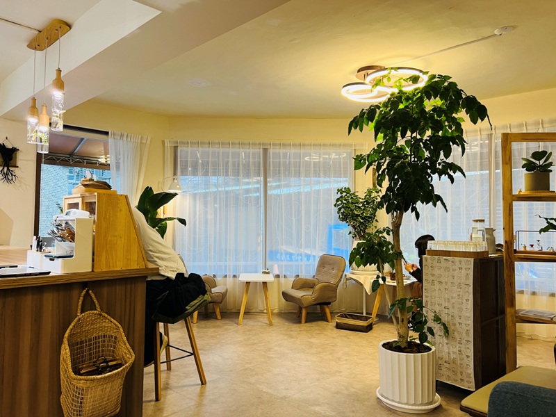 horokacafe08 萬華-木咖Horoka 浪漫韓風店狗太可愛