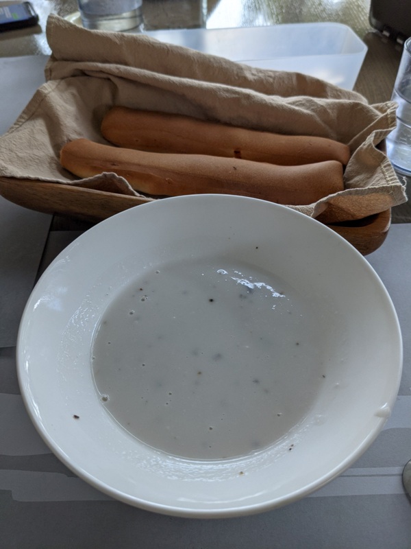 erchuan22 峨眉-二泉湖畔咖啡 依山傍水幽靜清水模建築 賞峨眉湖美景