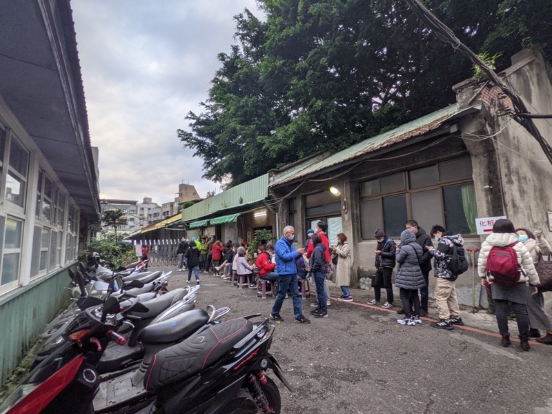 hotpot03 大安-厲害的勵進 台電員工福利餐廳 最適合寒流天的酸菜白肉鍋