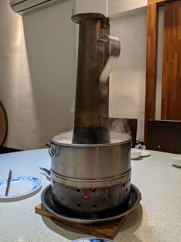 hotpot06 大安-厲害的勵進 台電員工福利餐廳 最適合寒流天的酸菜白肉鍋