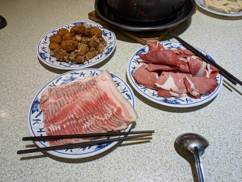 hotpot10 大安-厲害的勵進 台電員工福利餐廳 最適合寒流天的酸菜白肉鍋