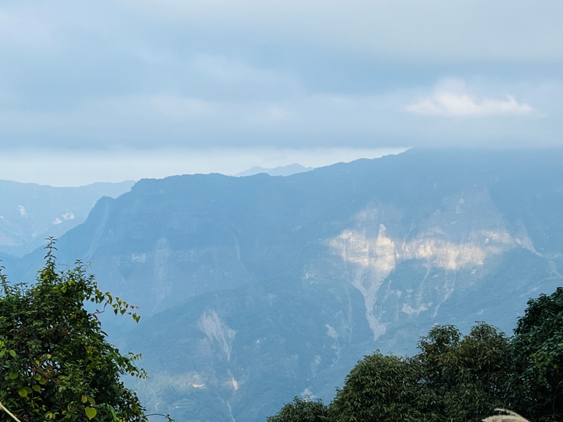 dadong4829 阿里山-大凍山 外掛頂湖步道 登頂展望佳