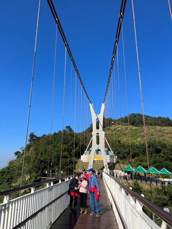 tapingsuspension08-rotated 梅山-太平雲梯+雲之南道+孝子路 輕鬆健康拍美照賞美景