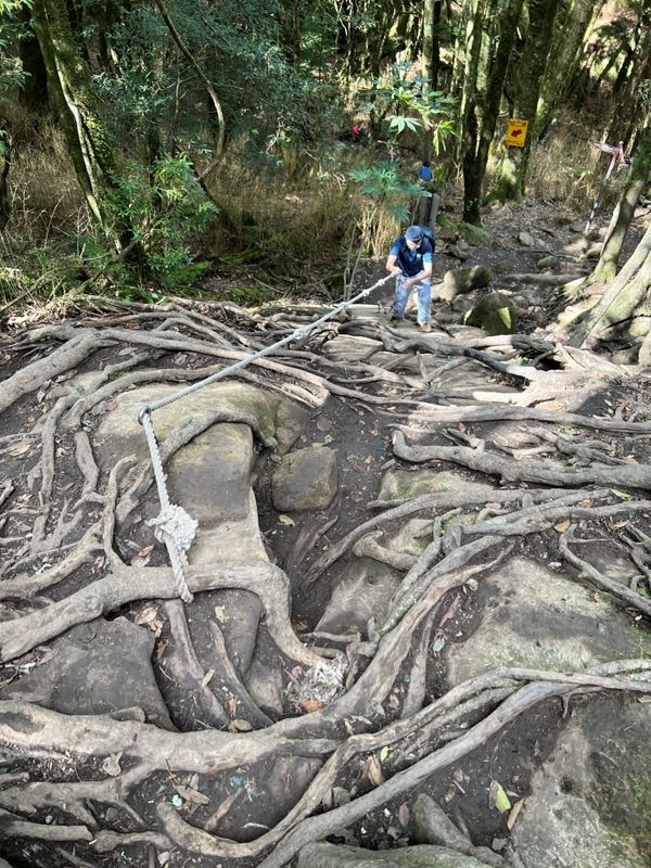 jialimt34-rotated 南庄-苗栗國第一高峰 小百岳加里山 拉繩攀岩直上頂峰