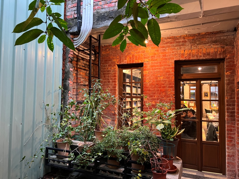 illuminationbooks13 大同-浮光書店/咖啡 赤峰街老宅書香配咖啡