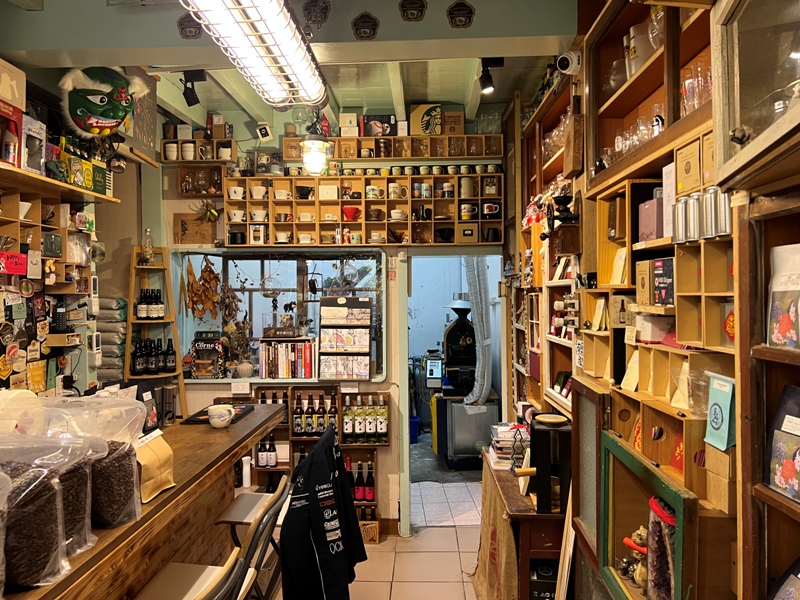 tonghai07 苗栗-東海咖啡 酷酷老闆的咖啡與收藏in老宅