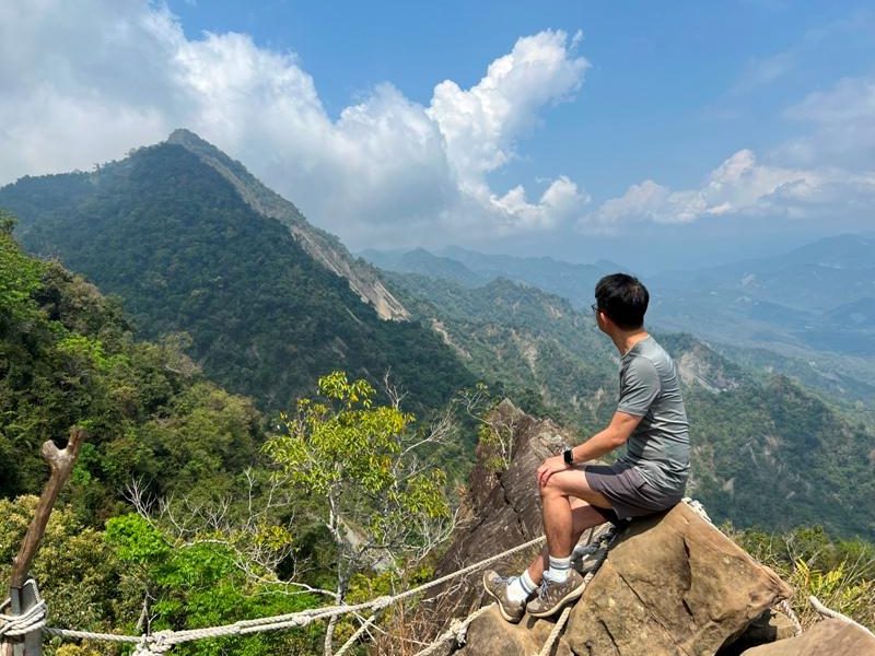 楠西-梅嶺風景區 梅峰古道+稜線步道+伍龍步道 獵鷹尖一線天景觀讚