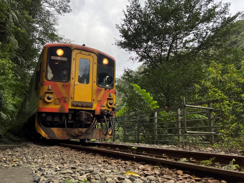 youkang41 瑞芳-魚寮路 幼坑步道 找尋九層瀑布