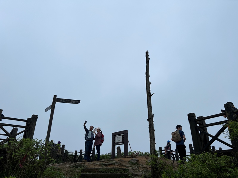 jiangziliao15 七堵-姜子寮山 霧鎖360度景觀 白牆一片...