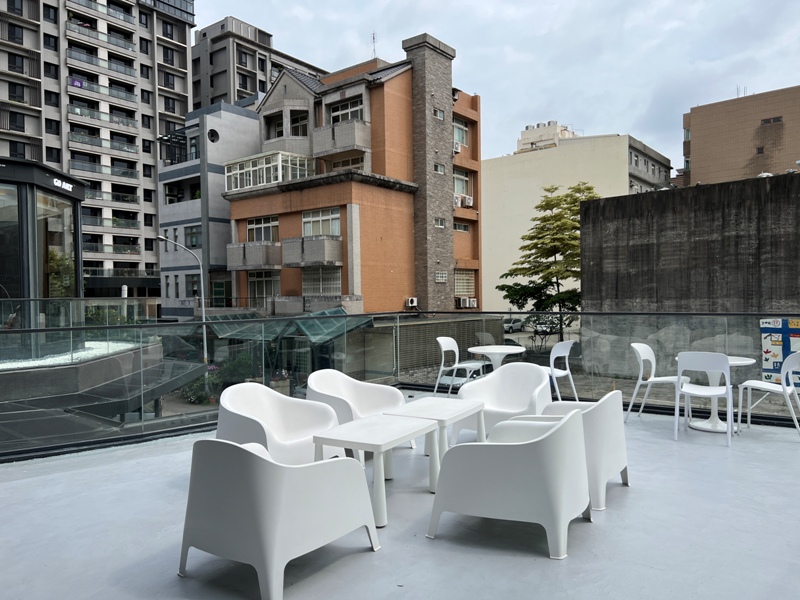 goartcoffee11 竹北-Go Art Coffee 水泥叢林中的設計感 平價享受一杯飲料