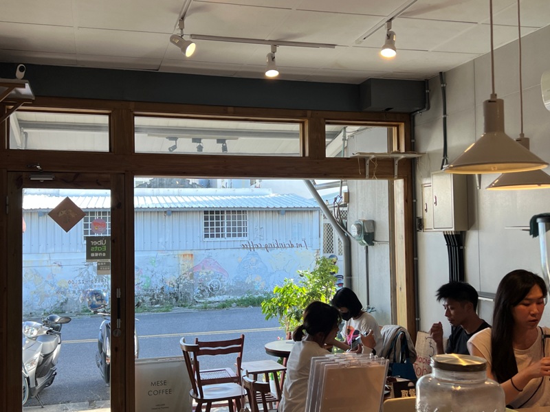 mesecoffee03 台東-草月咖啡館 一杯冰咖啡躲豔陽 店貓太可愛