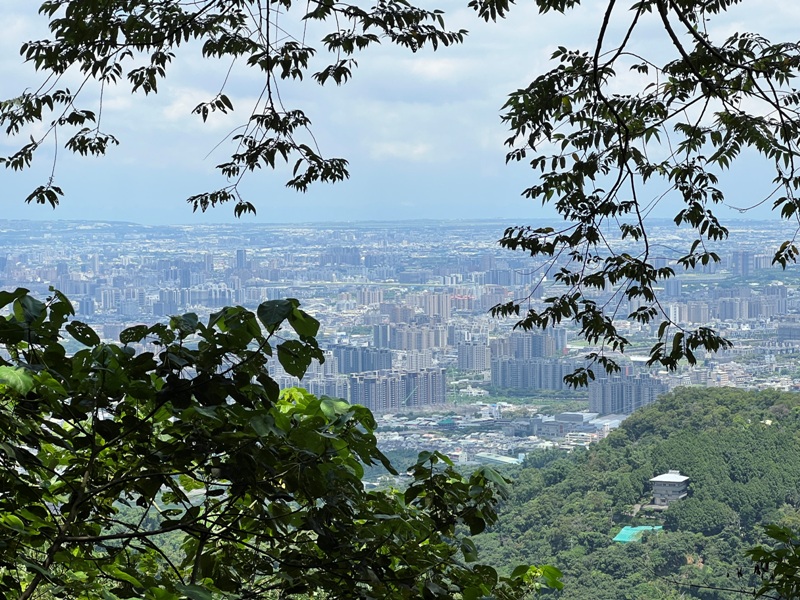 sandingg24 太平-三汀山/咬人狗坑步道 視野遼闊看盡台中城市景觀