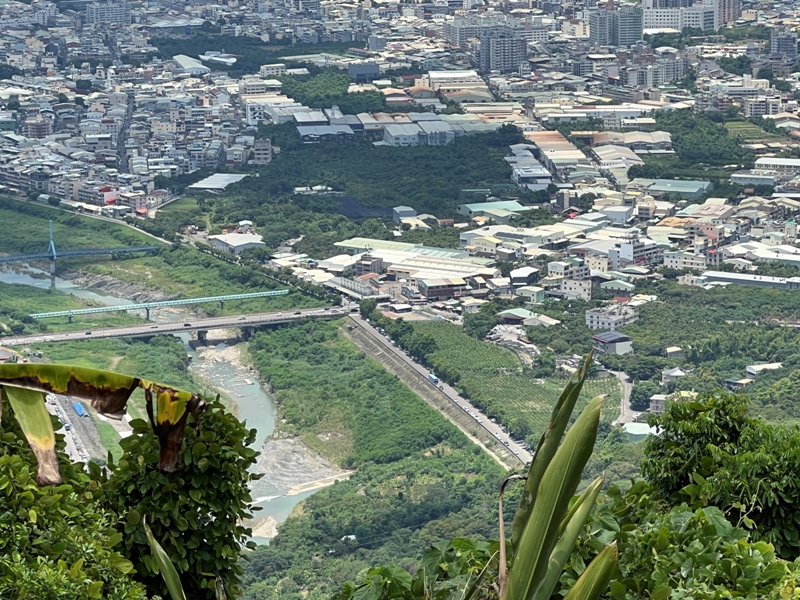 sandingg34 太平-三汀山/咬人狗坑步道 視野遼闊看盡台中城市景觀