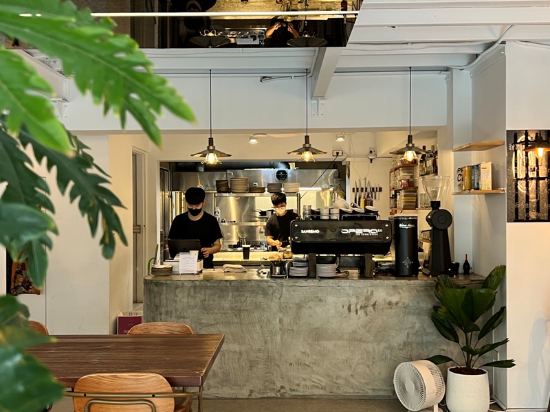 mirrorroom04 台中西區-Mirror Room簡約明亮漂亮空間 特色餐點有點澳洲風