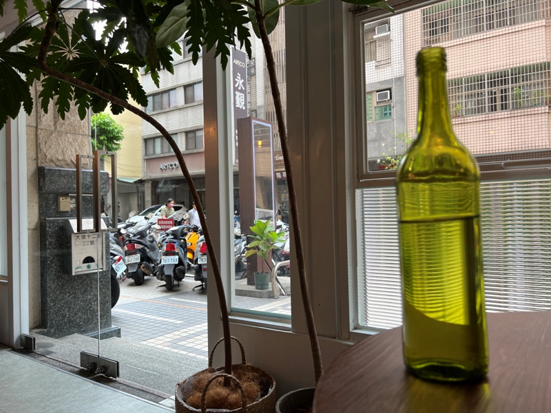 mirrorroom16 台中西區-Mirror Room簡約明亮漂亮空間 特色餐點有點澳洲風