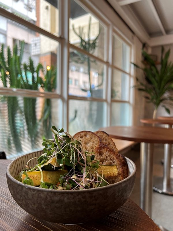 mirrorroom20-rotated 台中西區-Mirror Room簡約明亮漂亮空間 特色餐點有點澳洲風