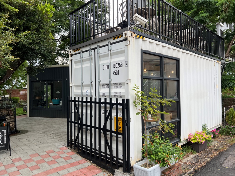tonari03 竹北-隔壁咖啡 住宅區貨櫃好特別 自帶庭院好休閒