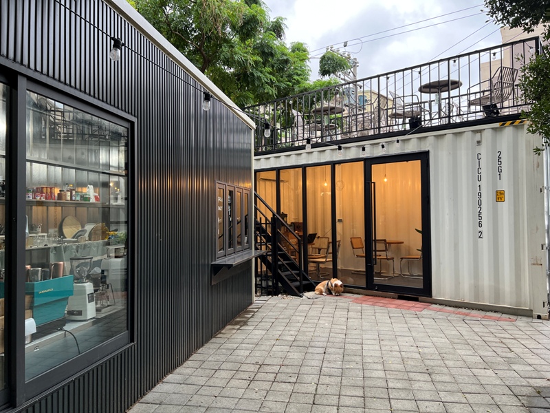 tonari08 竹北-隔壁咖啡 住宅區貨櫃好特別 自帶庭院好休閒