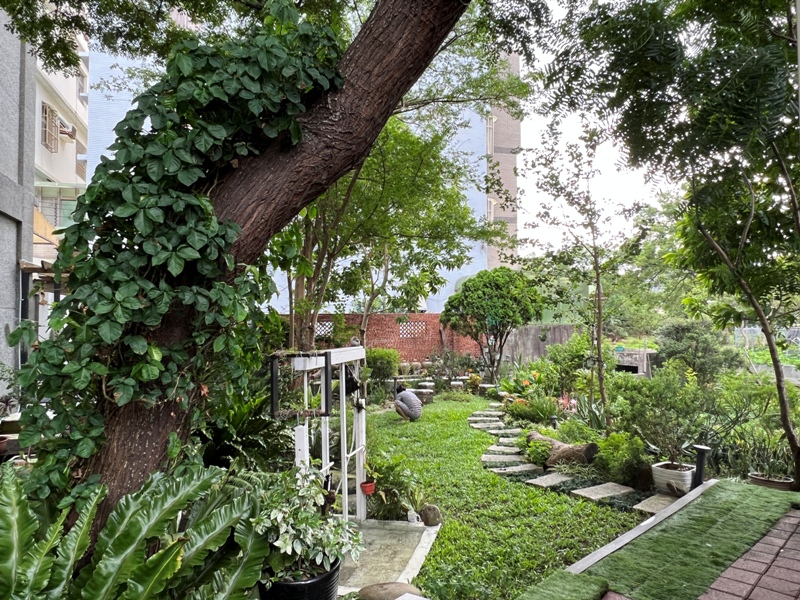 tonari09 竹北-隔壁咖啡 住宅區貨櫃好特別 自帶庭院好休閒