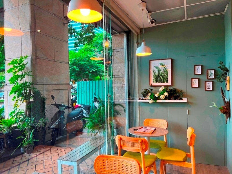 yasumi4 台中南區-Yasumi Coffee 椰子樹海景拉花 悠閒愜意