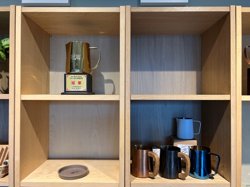 yasumi5 台中南區-Yasumi Coffee 椰子樹海景拉花 悠閒愜意