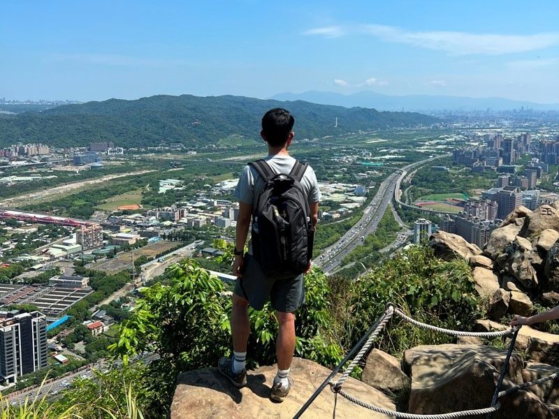 三峽-鳶山彩壁 福德坑山 鳶山 爬郊山拍美照 三峽-鳶山彩壁 福德坑山 鳶山 爬郊山拍美照