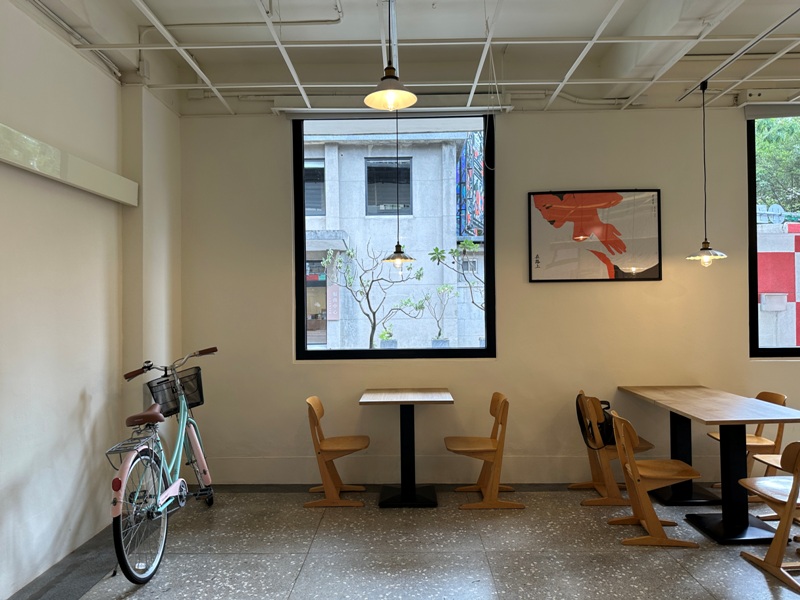 versebarcafe14 大安-Verse Bar & Cafe舊空總 實驗廣場中的藝文咖啡館