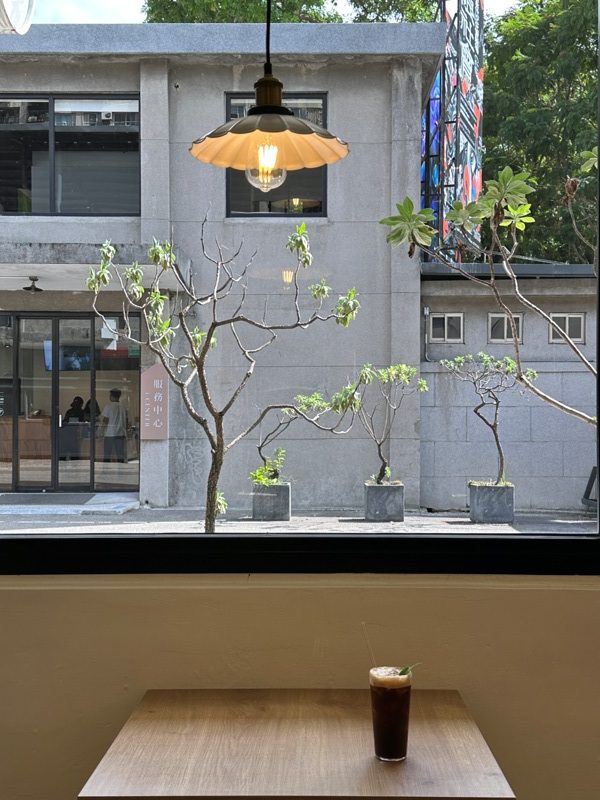 versebarcafe17-rotated 大安-Verse Bar & Cafe舊空總 實驗廣場中的藝文咖啡館