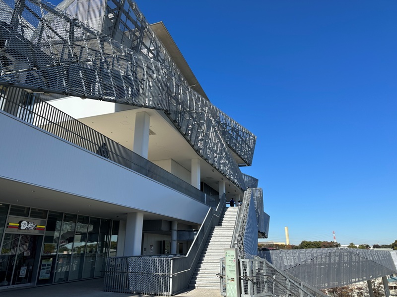 kadokawamusashino11 Saitama-角川武藏野博物館 隈研吾石石堆疊的巨石建築