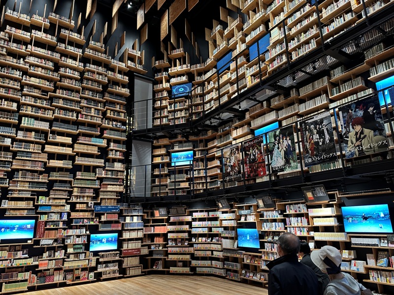 kadokawamusashino20 Saitama-角川武藏野博物館 隈研吾石石堆疊的巨石建築