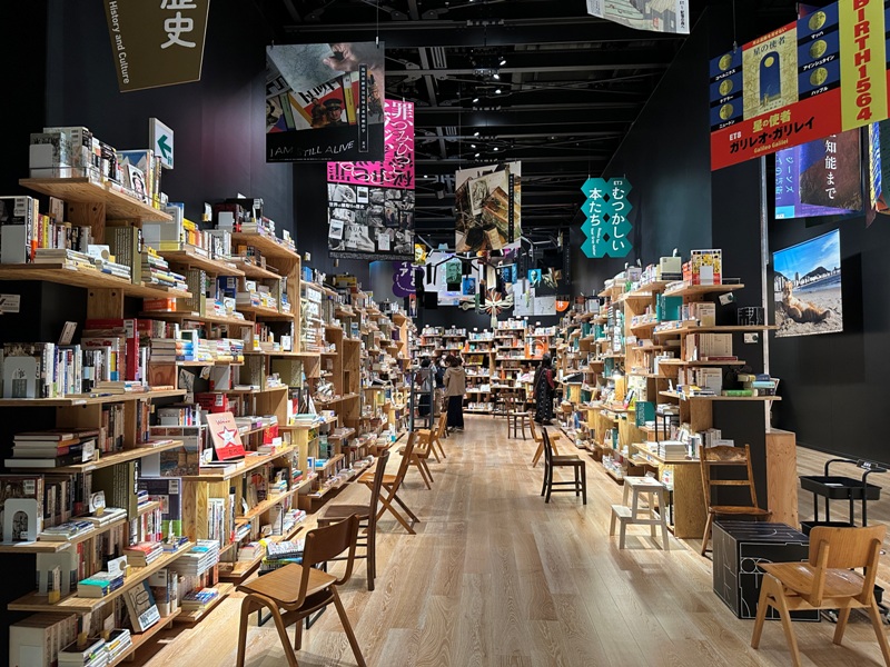 kadokawamusashino47 Saitama-角川武藏野博物館 隈研吾石石堆疊的巨石建築