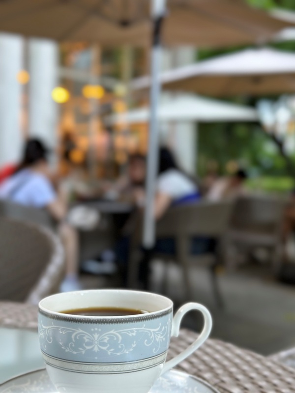 lightspot13 中山-建築優雅咖啡溫潤 白色古蹟的優雅光點與羊毛與花