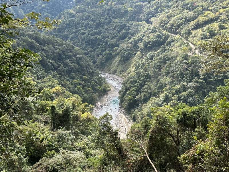 Neidong21 烏來-內洞森林遊樂區 O型步道觀瀑布賞山色溪景