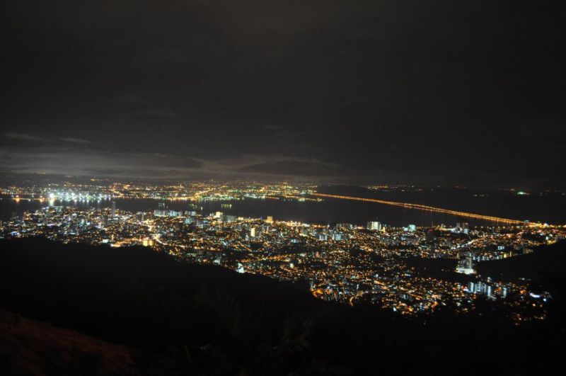 penanghillnightview1 Penang-升旗山 百年纜車森林咖啡 盡在檳島最高峰