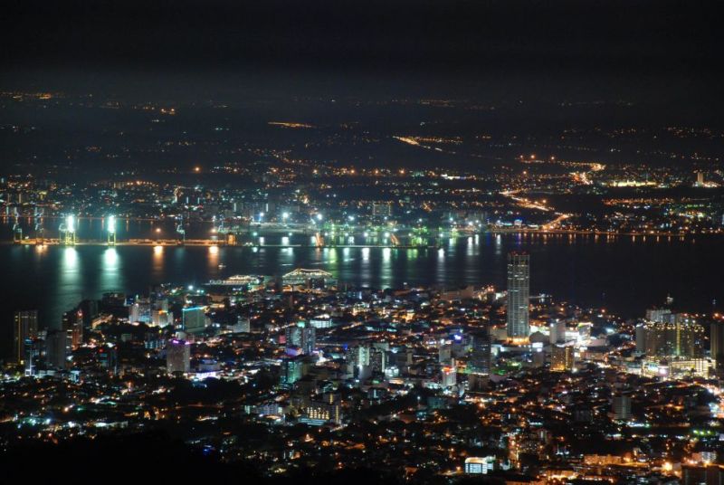 penanghillnightview2 Penang-升旗山 百年纜車森林咖啡 盡在檳島最高峰