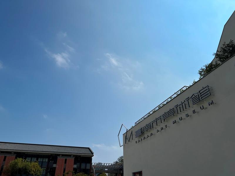 tainanmuseum420102 台南中西區-台南美術館 古城的摩登建築 最網美的景點